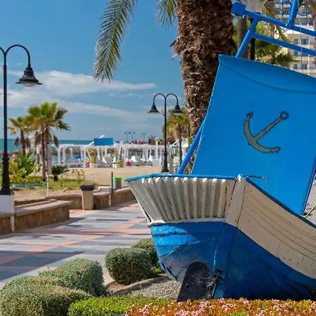 Piso Centrico En Торремолинос